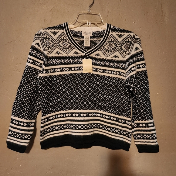 NWT St. John's Bay petite size medium fuzzy sweater 5% angora rabbit - Picture 1 of 4